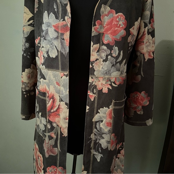 Anthropologie Solitaire Brown Suede Large Floral
Open Front Kimono Jacket - Picture 4 of 13
